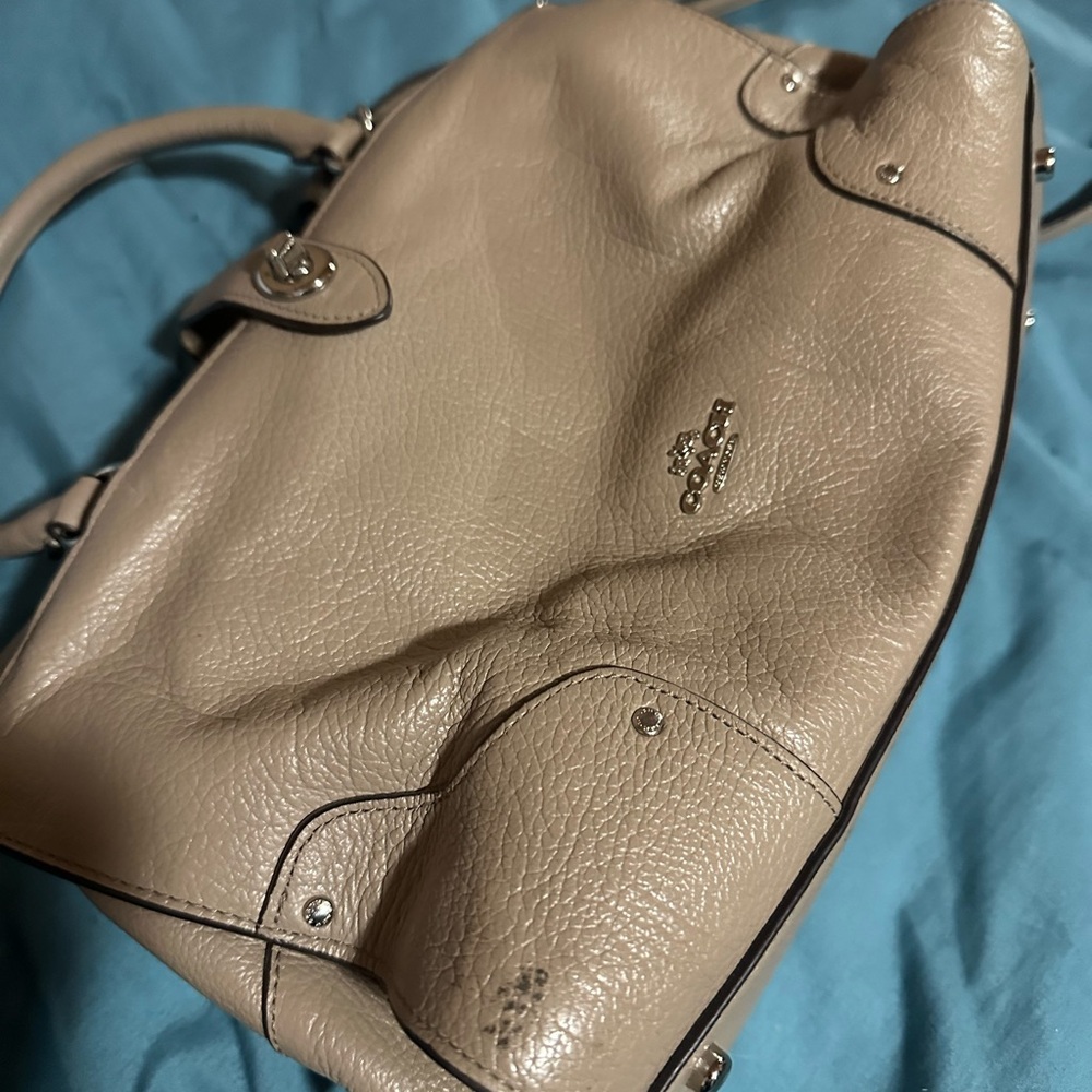 Coach Handbag. - Picture 2 of 4